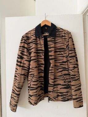 ZARA Men’s Brown Tiger-Stripe Zip Jacket